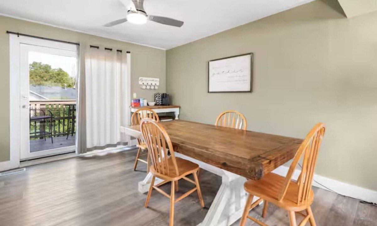Cary House | Spacious 3 Bedroom