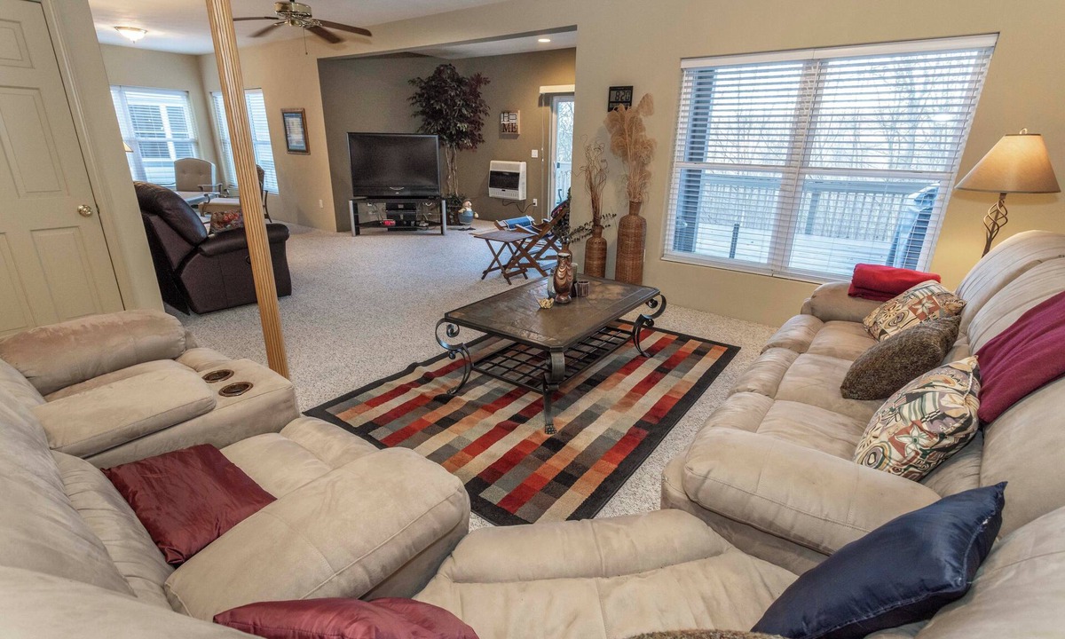 Hidden Valley House | Spacious 4-bedroom townhome in family friendly Hidden Valley Resort with AC