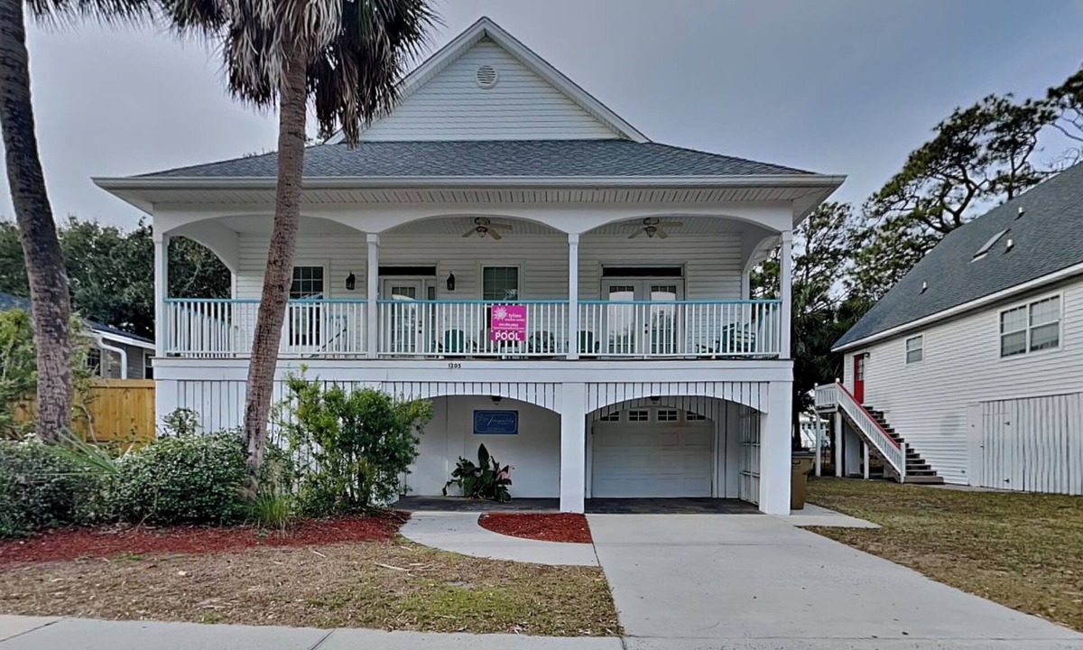 Savannah Beach House | Spacious retreat located one block from the beach + private pool!