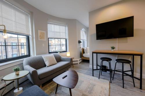 Prudential - St. Botolph Apartment | Spacious Studio Prudential Area