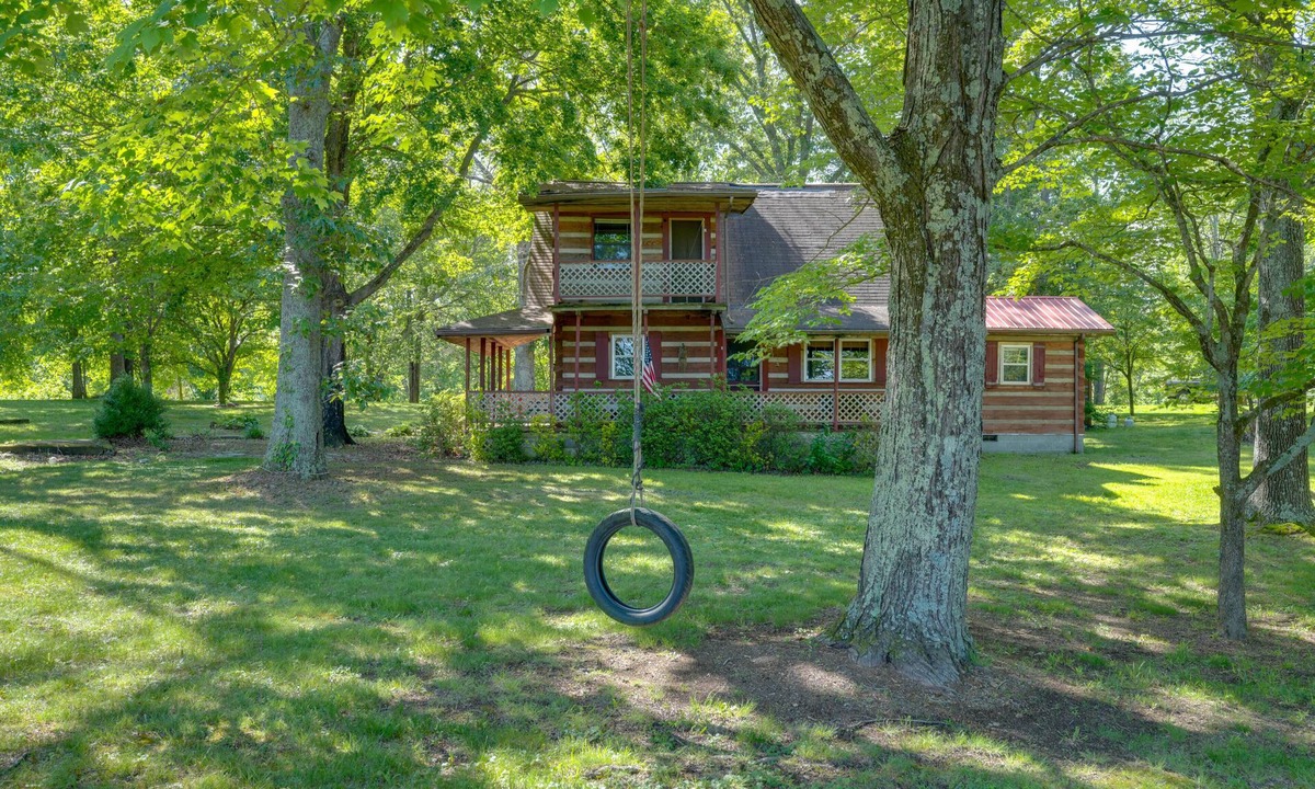 Greene County Cabin | Spacious Yard + Fire Pit: Afton Family Cabin!