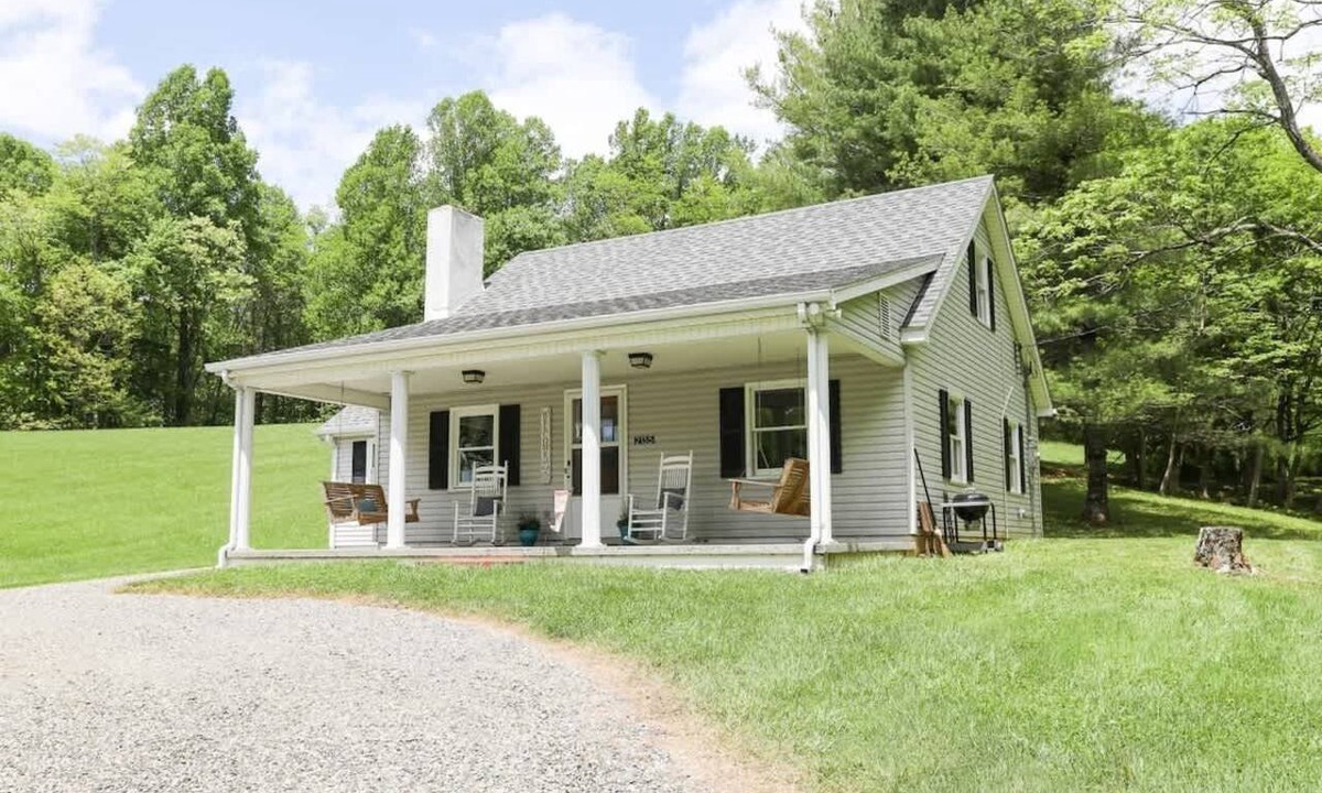 Meadows Of Dan House | Star Brook Gardens - Buffalo Mountain Getaway