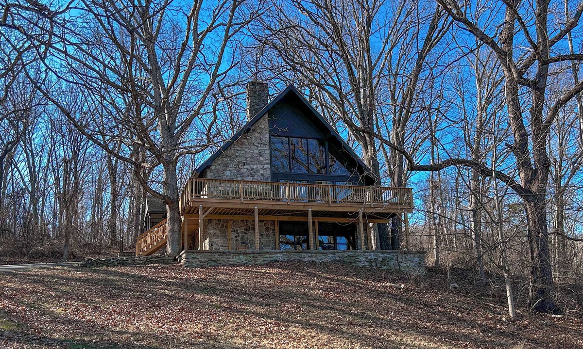 Sabillasville Cabin | StillFrame House - Luxury A-Frame + Hot Tub - 1+hr to DC, 12 Min to Liberty Mtn
