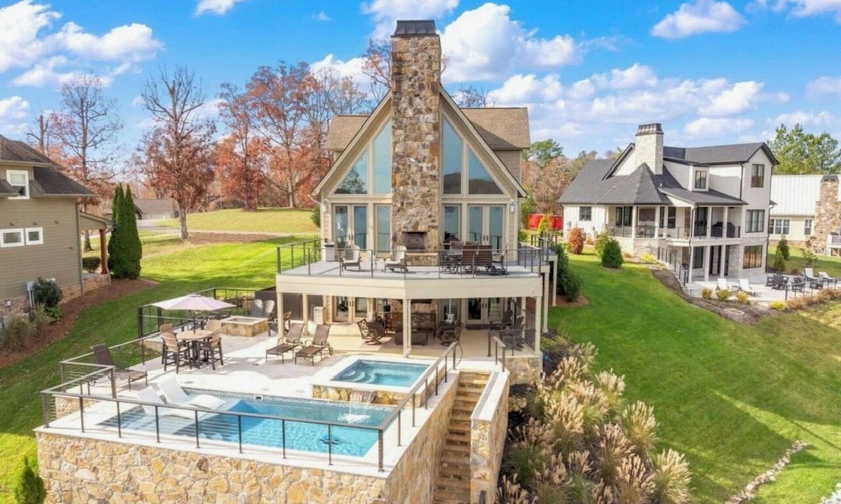 Rockwood House | Stunning Mountain VIEWS! Lakefront Luxury w Pool, Spa, Kayaks & Deep-Water Dock