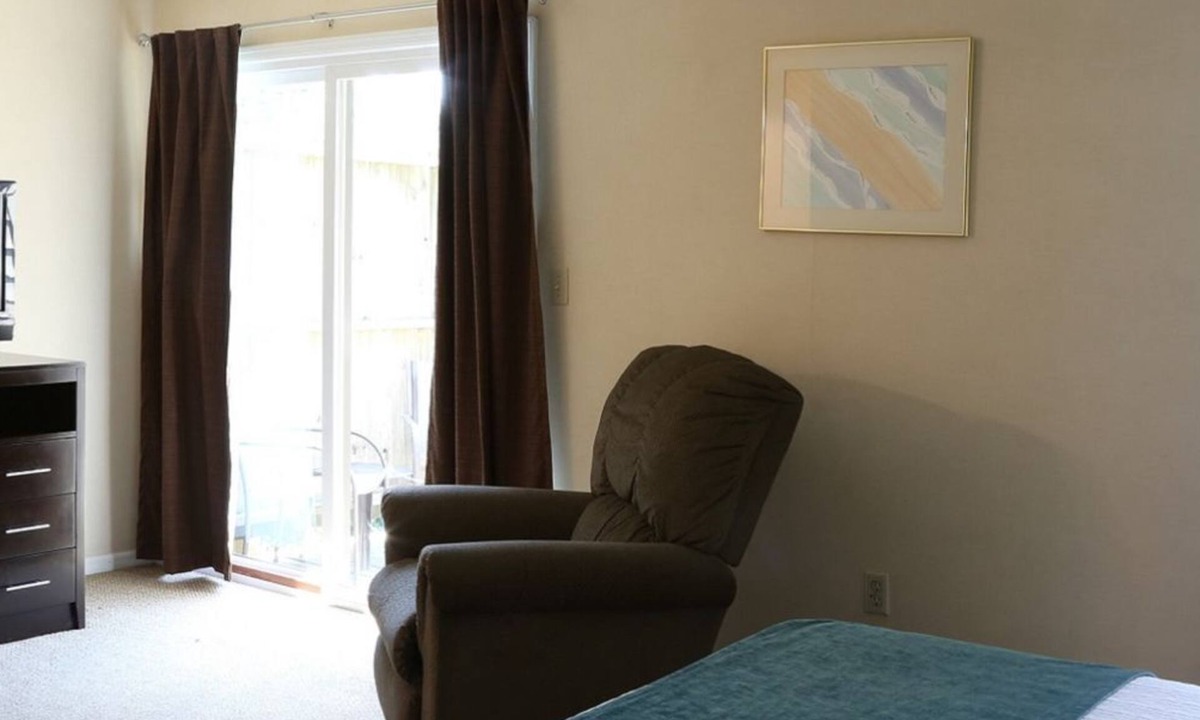 Cheat Lake House | Stunning Townhome w Mountain View. Your Next Space