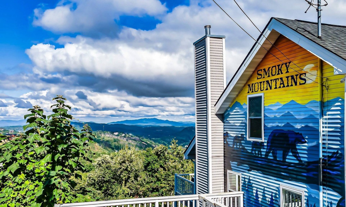 Chalet Village Ski Chalet | Stunning view, location & Cabin amenities- 2.4 mi to Gatlinburg
