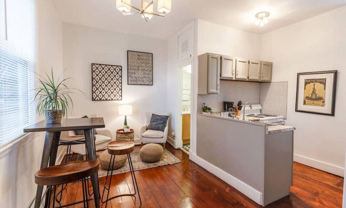 Mount Auburn Apartment | Stylish Flat in Walkable Downtown w/Parking
