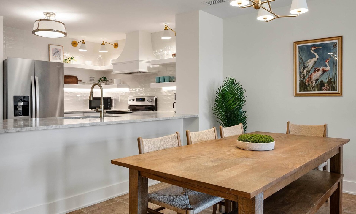 Isle of Palms Villa | Summer House 109 - 30 Seconds to Sand!