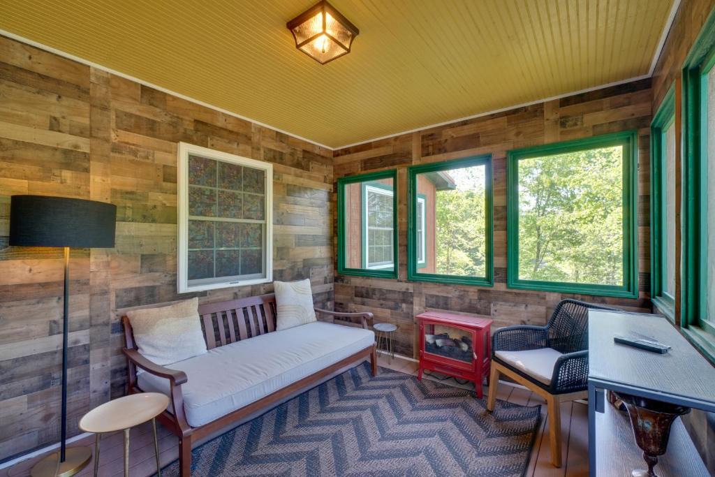 Byrdstown House | 'Sunset Blue' Cabin Near Dale Hollow Lake