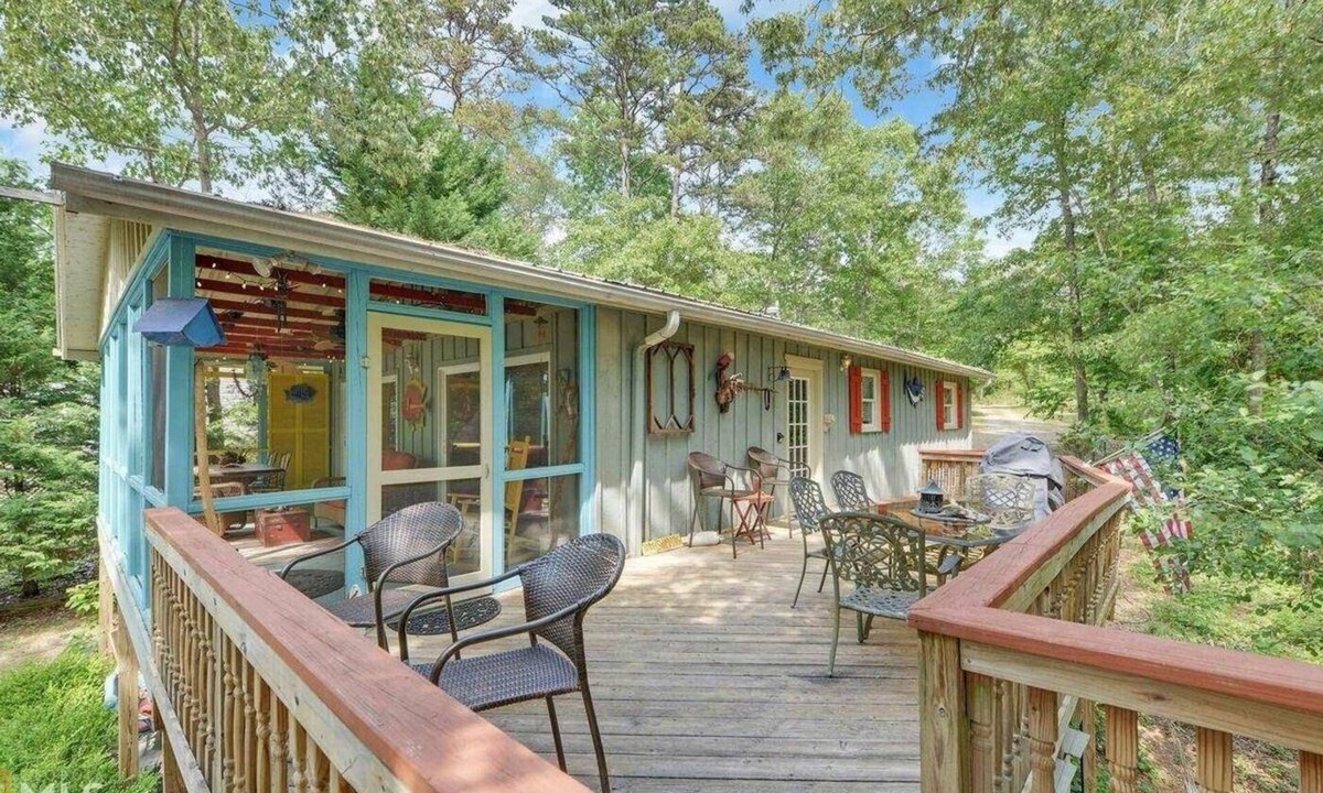 Reed Creek House | SUPER CUTE On the lake, Deep Water quiet cove, easy walk to lake