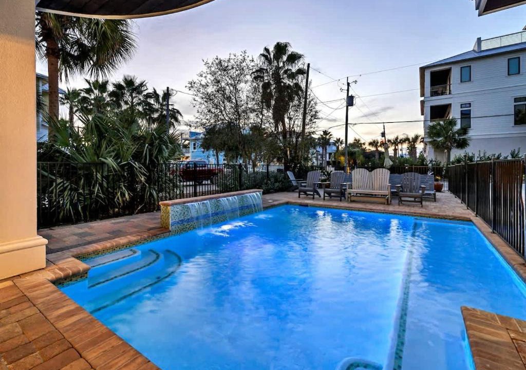 Frangista Beach House | The Adonis