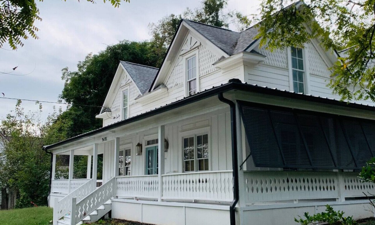 Ball Ground House | The Ball Ground House