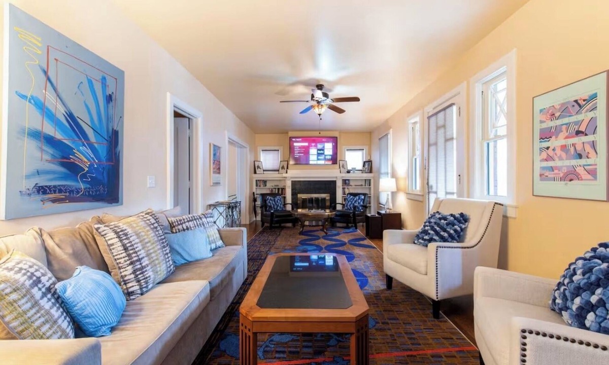 Cherokee Triangle House | The Cozy Bungalow-Historic Highlands-Bardstown Rd