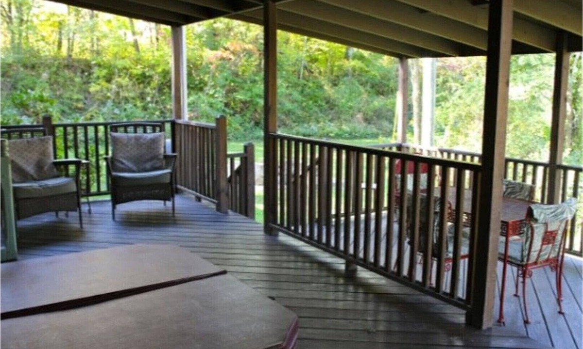 Hico Cabin | The Evergreen! Historic Cabin