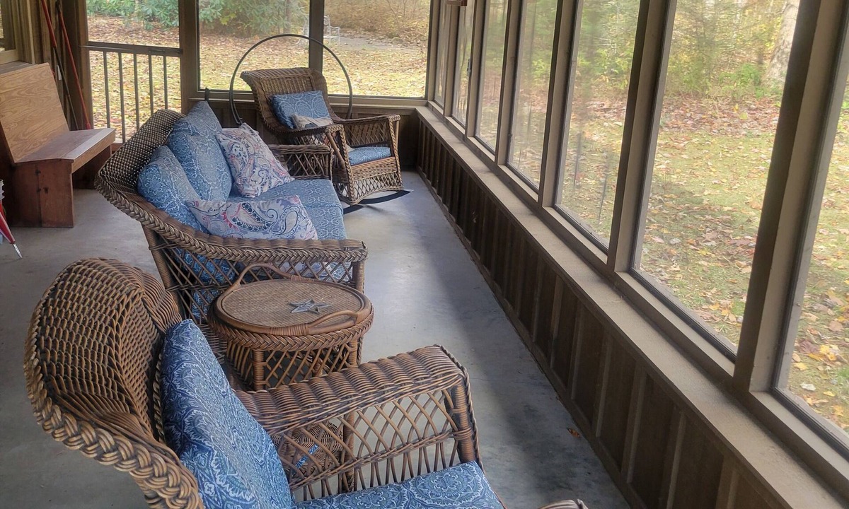 Hiawassee Cabin | The Extra House Extra Cozy Extra Cute