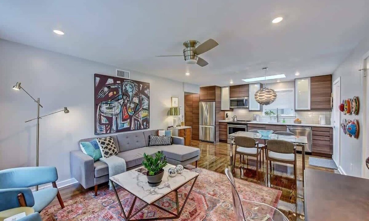 Cherry Condo | The Home Collection: King Suite in Myers Park near Uptown & Atrium CMC