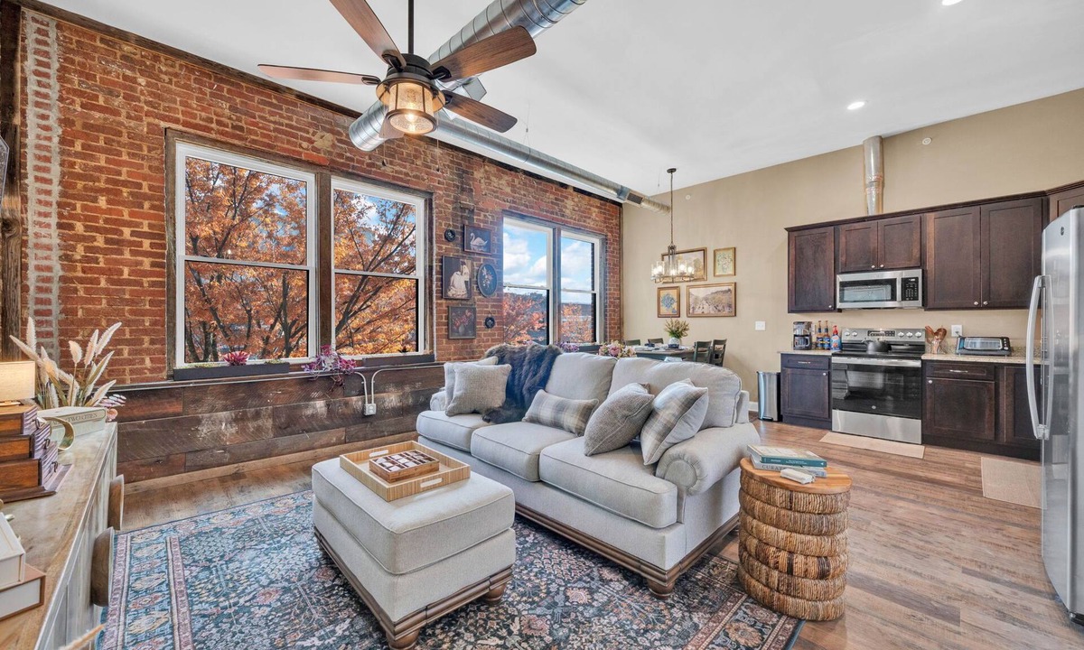 Kingsport Apartment | The Kingsport Edition at Bridwell on Broad