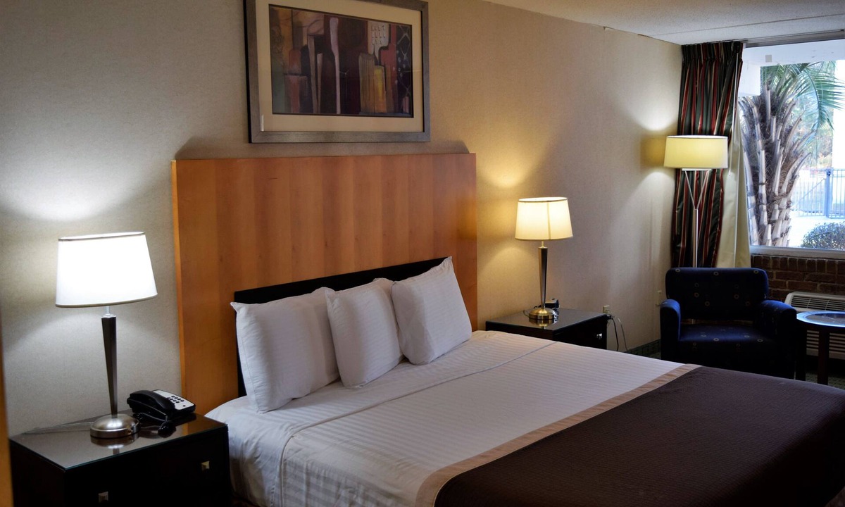 Hartsville Hotel | The Landmark Inn