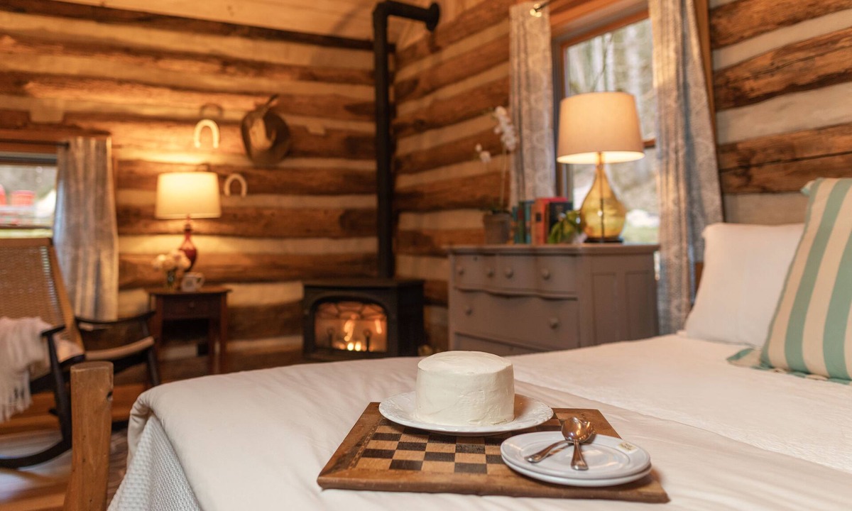 Boone Bed & Breakfast | The Mast Farm Inn