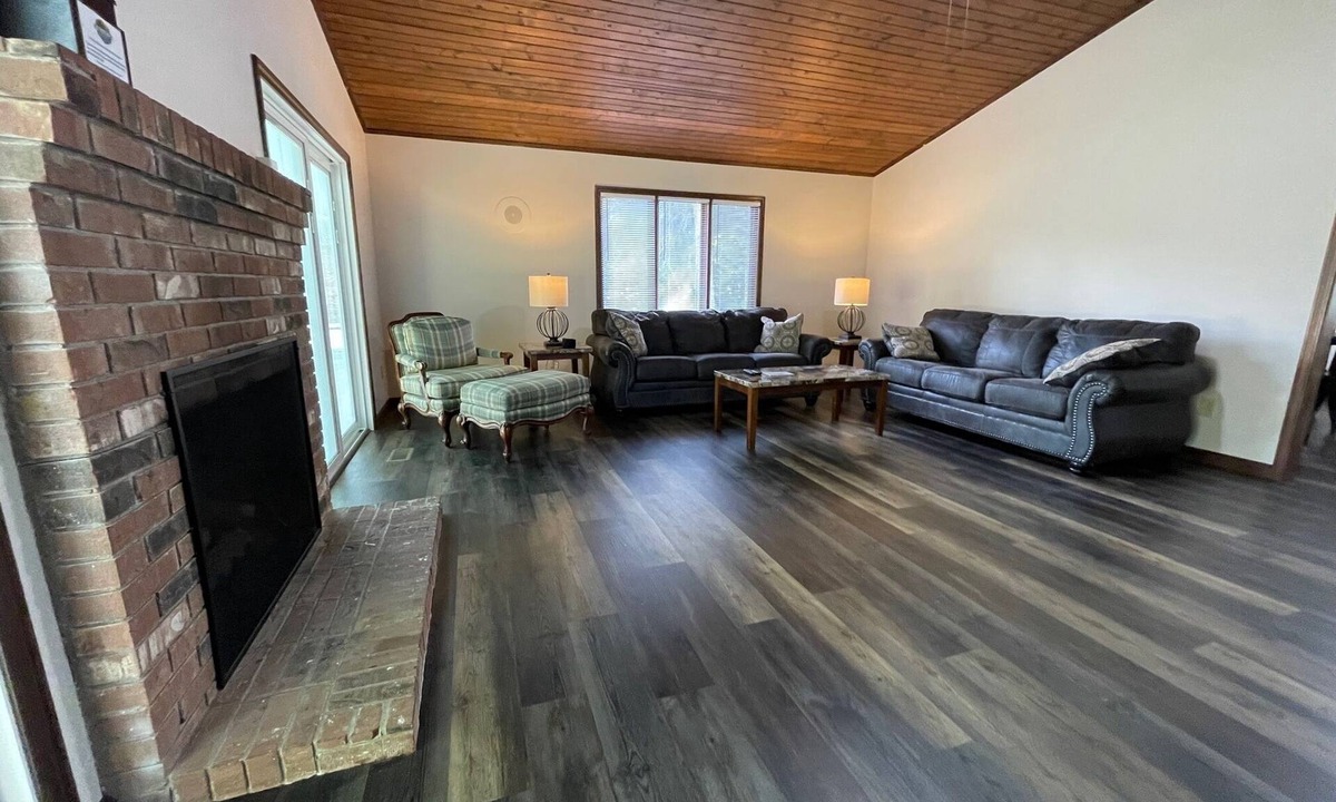 Apple Valley Condo | The Pines of Apple Valley. 31 Beautiful Vacation Cabins.