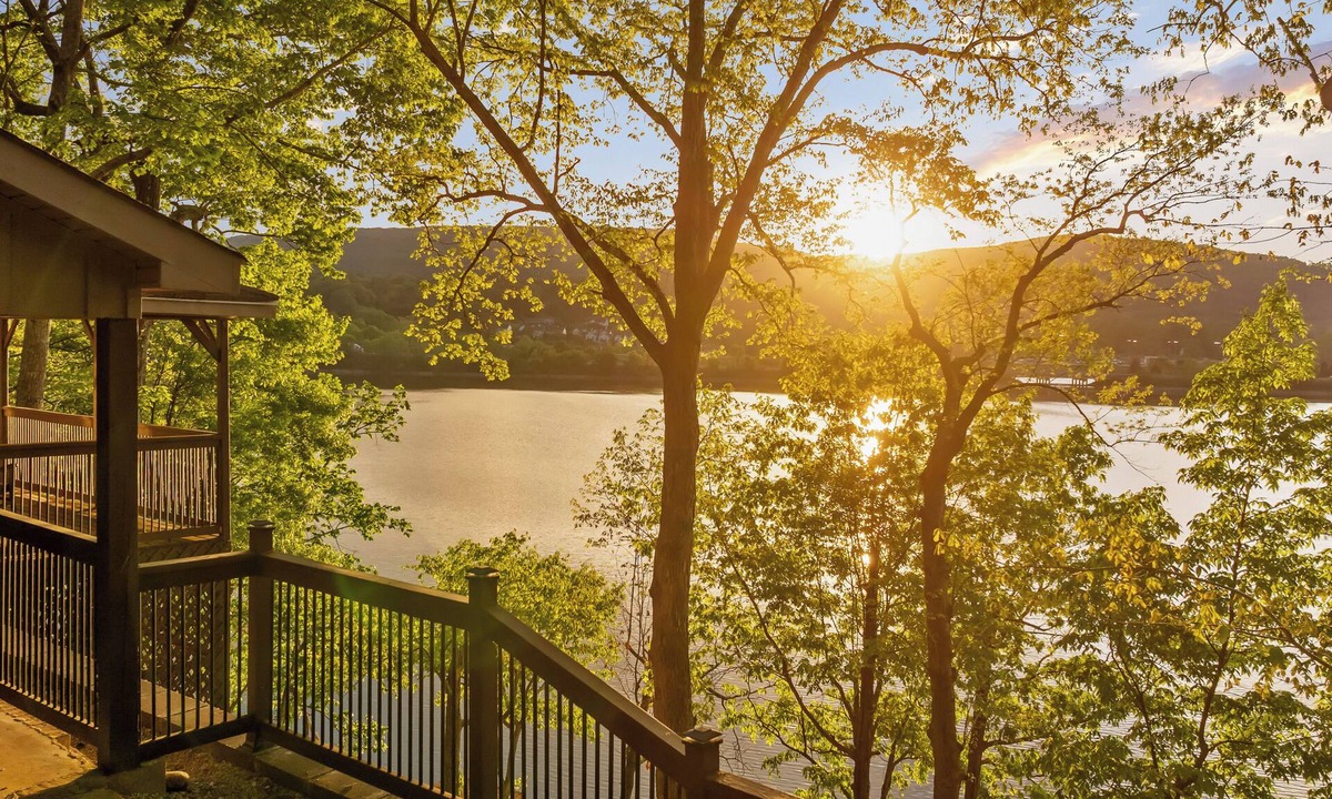 Soddy-Daisy House | The Serene Lake View Oasis - Water Access and Dock