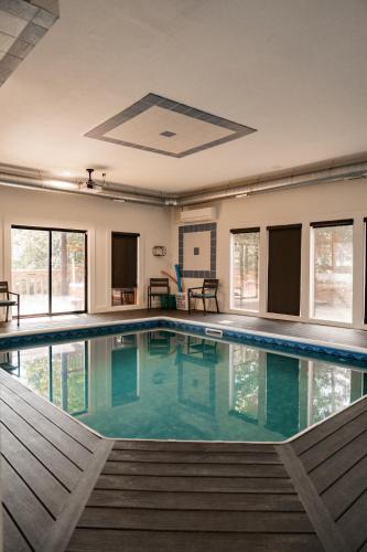 Pittman Center House | The Treasure Of Tennessee View 2 Hot Tubs Pool