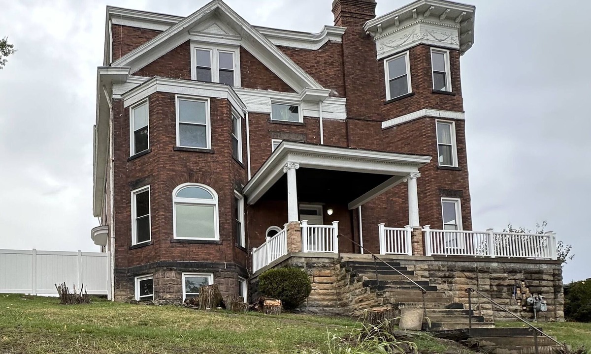 Pittsburgh House | The Ultimate Unforgettable Massive and Majestic Entire Victorian Mansion!