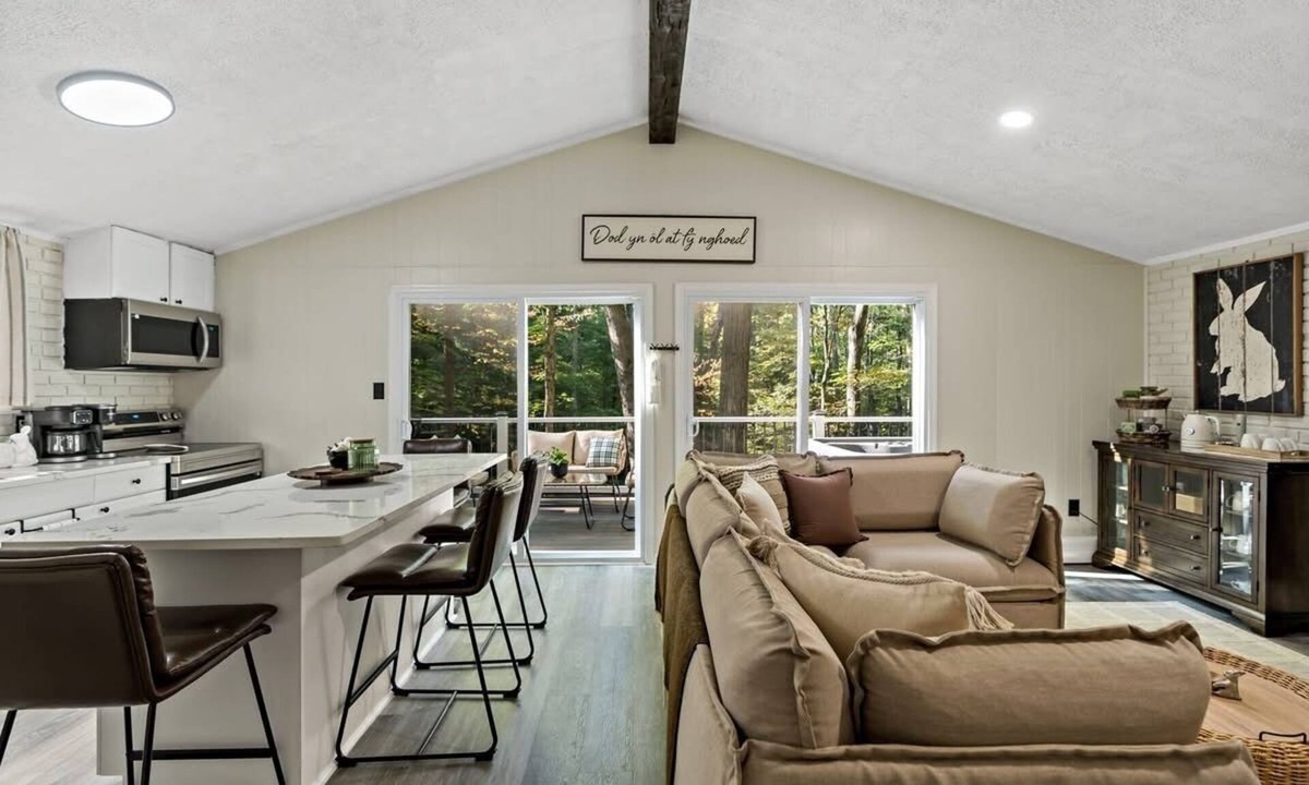 The Woods Cottage | The Woods, Romantic Mountain escape with hot-tub under the stars!