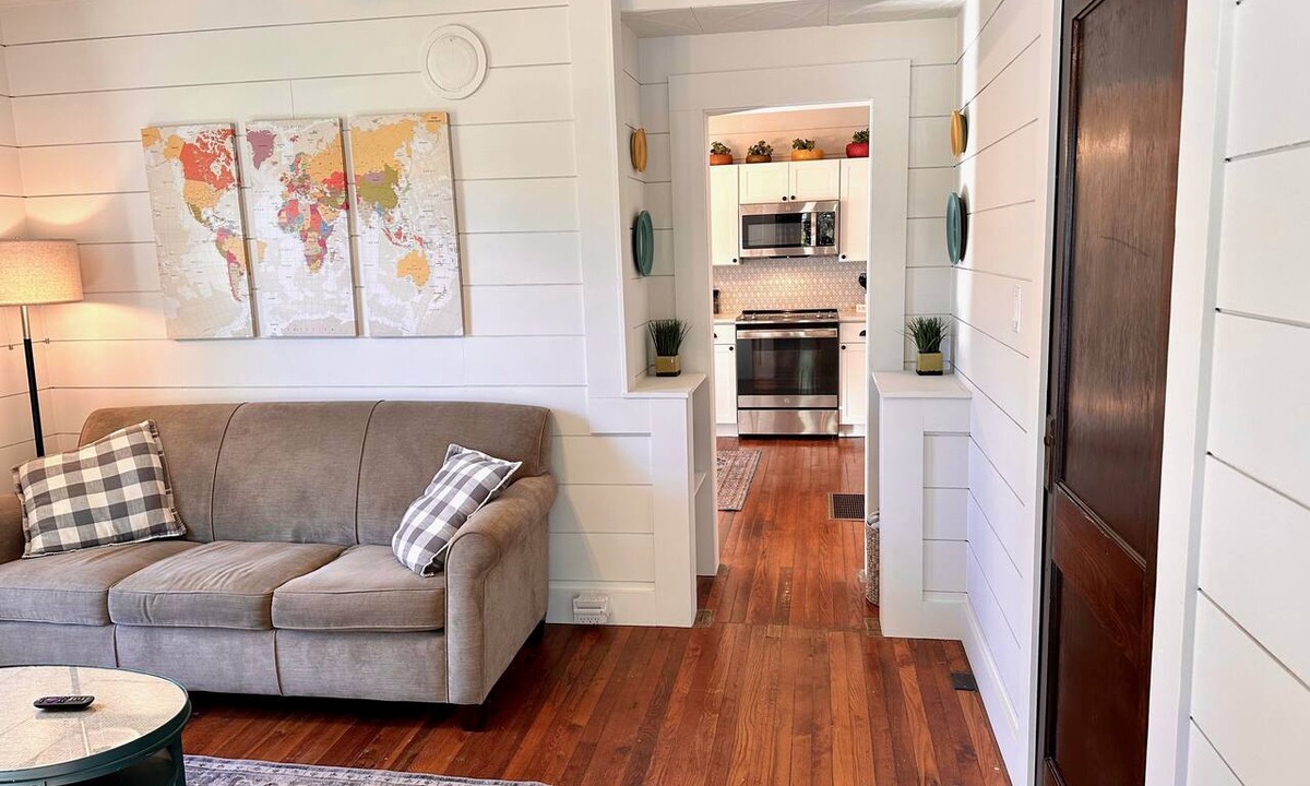Long View Apartment | The Wright Flyer, near to aviation museum