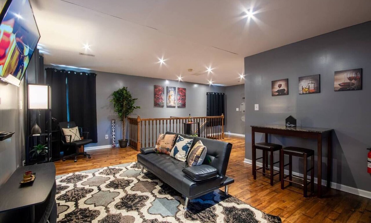 Clemson House | TigerTown Suite(B) in the Heart of Clemson 🐅