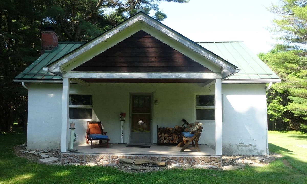 Tylersburg House | Tionesta LO a Rustic Cabin that sleeps 6!