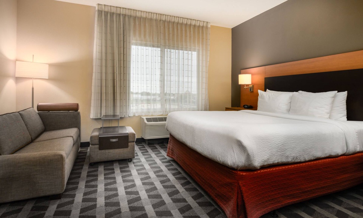 Cleveland Hotel | TownePlace Suites by Marriott Cleveland