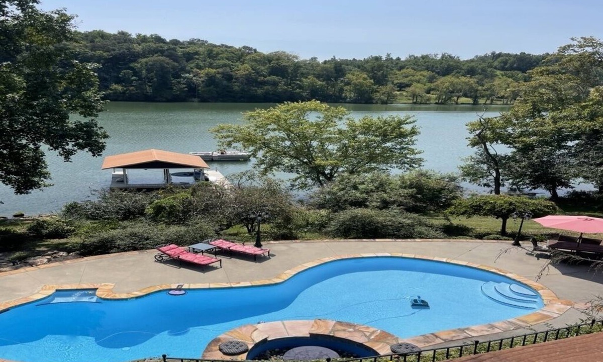 Harriman House | Tremendous 4-bedroom house with Boat Dock, Pool and Hot Tub in charming Harriman