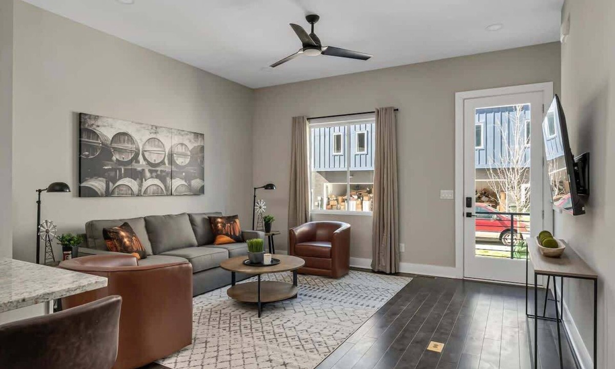 Nashville House | Two Luxury Homes Side-by-Side Sleeps 24