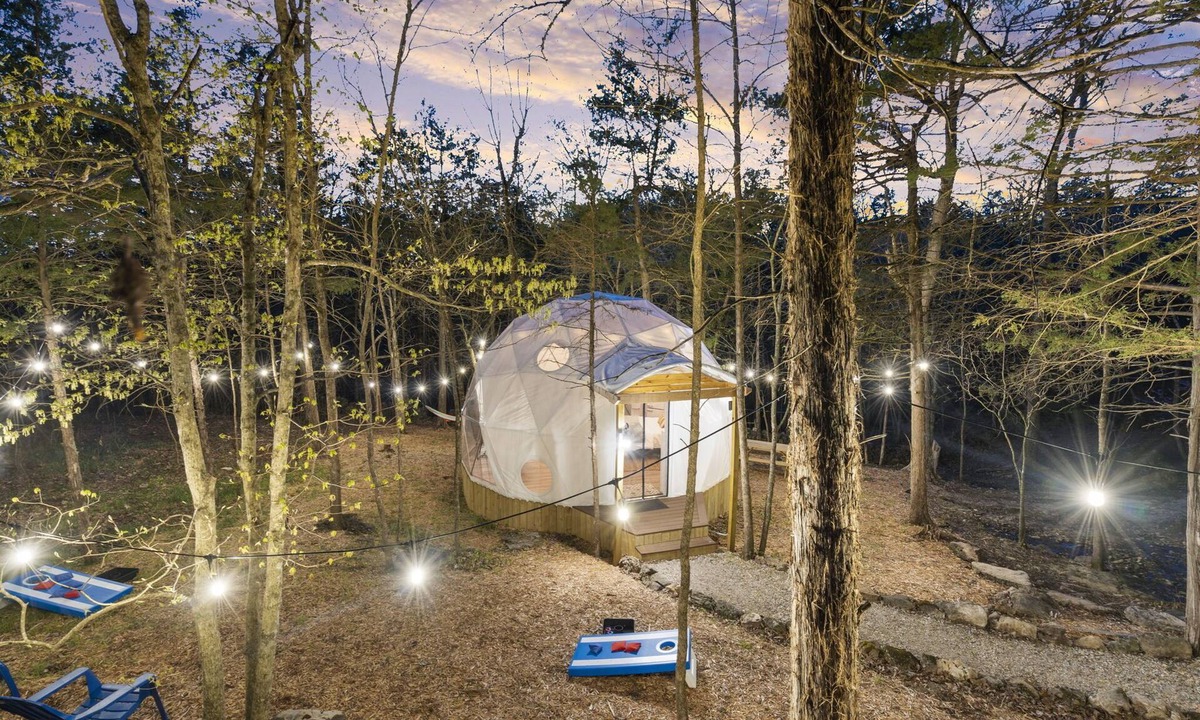 Eagle Rock House | Ultimate Fall Getaway - Firepit, Hot Tub, Trails