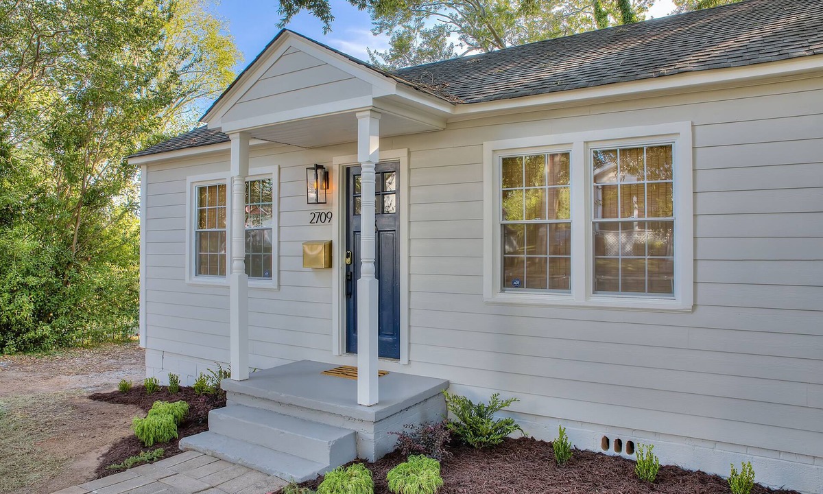 Earlewood House | Unexpected Little Gem Minutes from Downtown