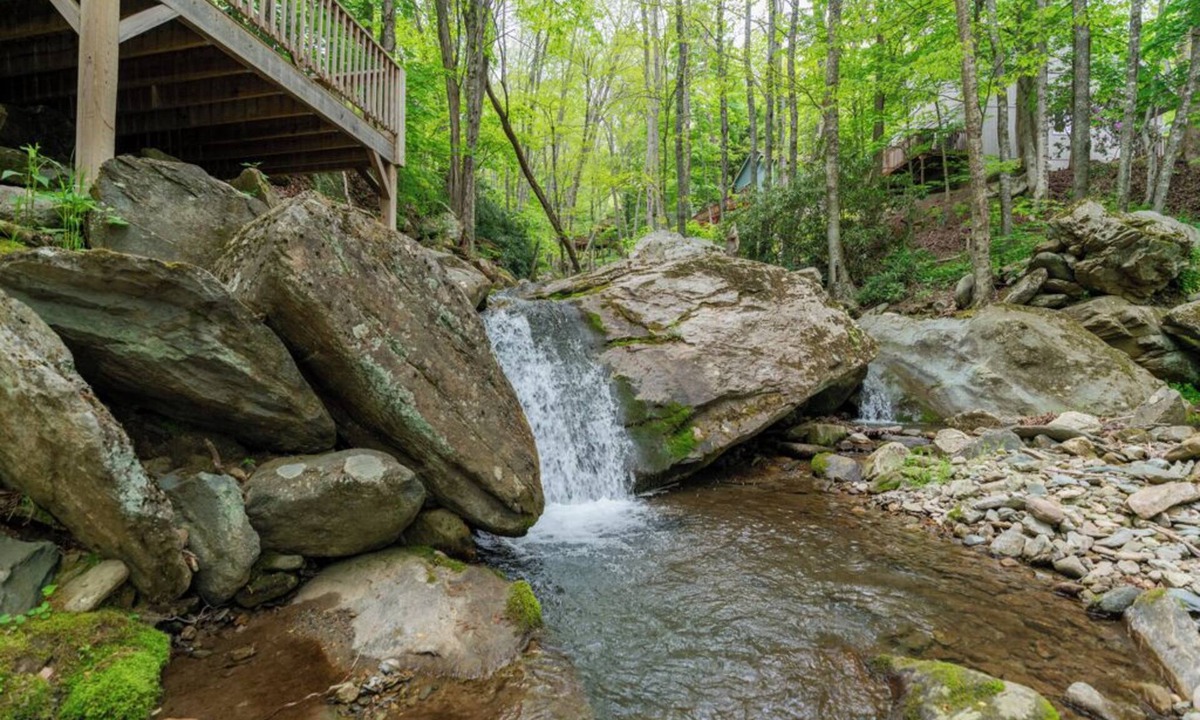 Banner Elk Cabin | Valley Creek Cabin-Cabin, Water, Pet Friendly, King Beds, Gas Fireplace & Grill