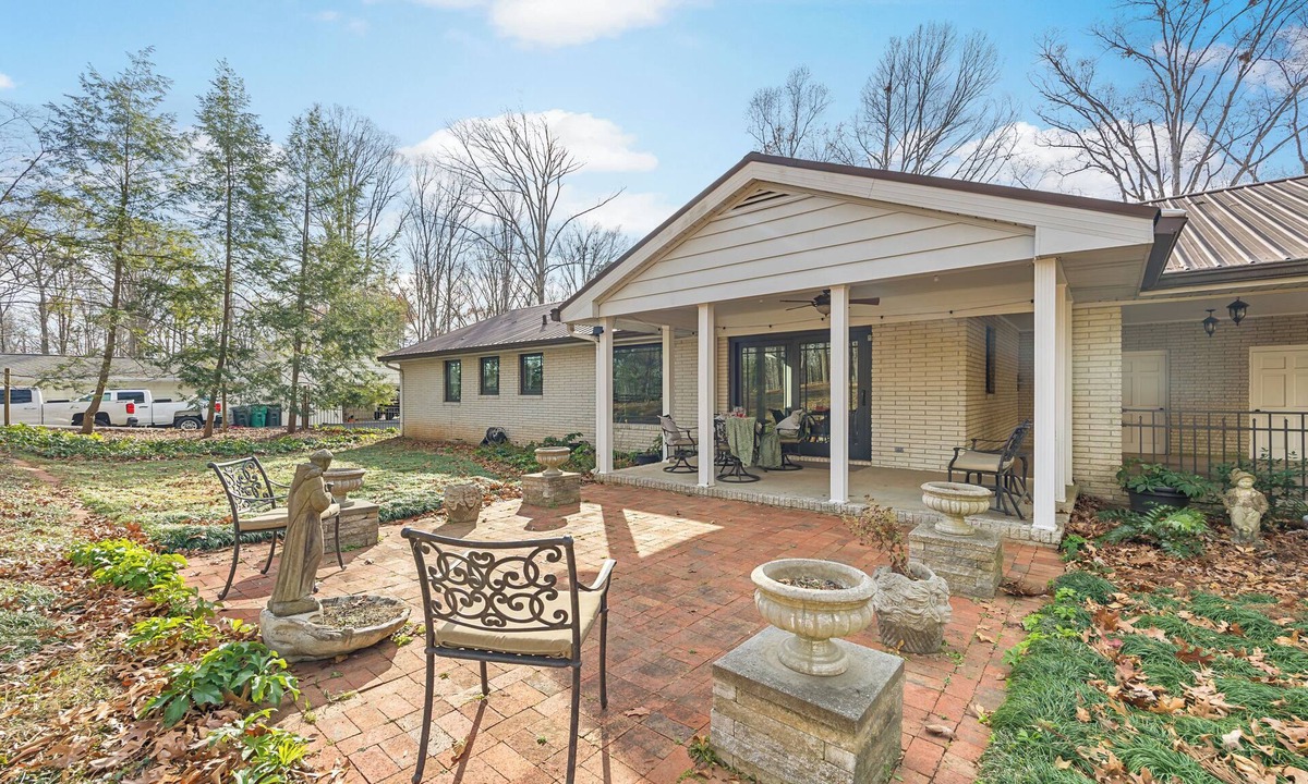 Town Center House | Vintage Cottage, Near KSU, LakePoint, Pets OK