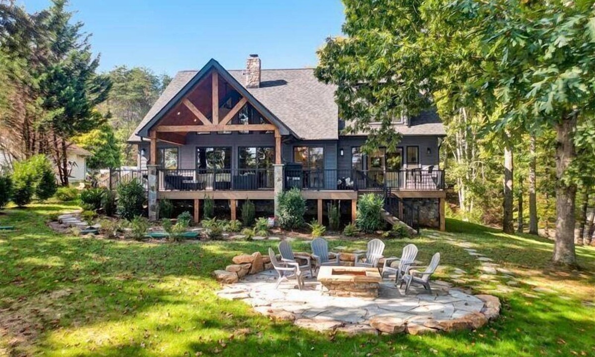 Huddleston House | Visit CRADDOCK POINT!