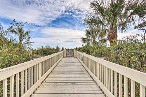 North Forest Beach House | Walk to Bars & Shops: Resort Condo in Hilton Head!