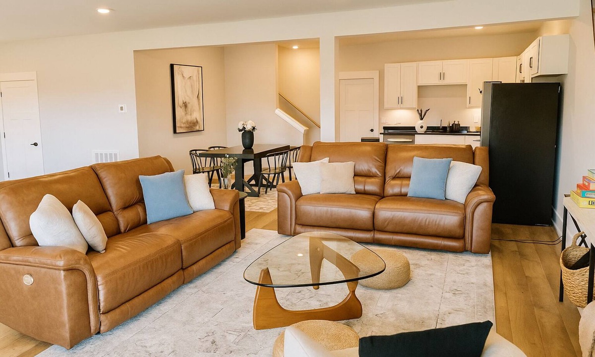 Central House | Walkout Basement Retreat