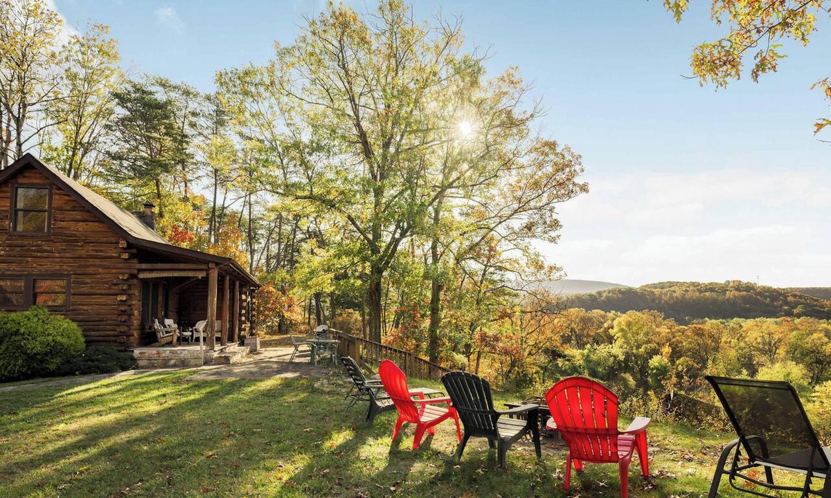 Paw Paw Cabin | Waterfront cabin w/workspace & BBQ grill