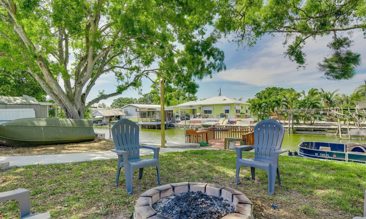Buckhead Ridge House | Waterfront Okeechobee Getaway w/Backyard Dock!