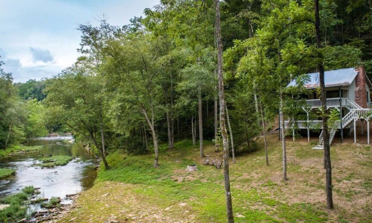 Talking Rock Cabin | Welcome to a Perfectly Remote Secluded Creekside Cabin w/walk in creek access