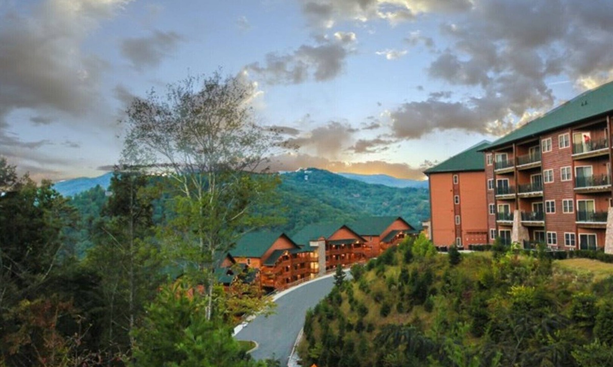 Gatlinburg Resort | Westgate Smoky Mnt Resort! 2br/3 bath sleeps 8. We have 1 week Available 2026!