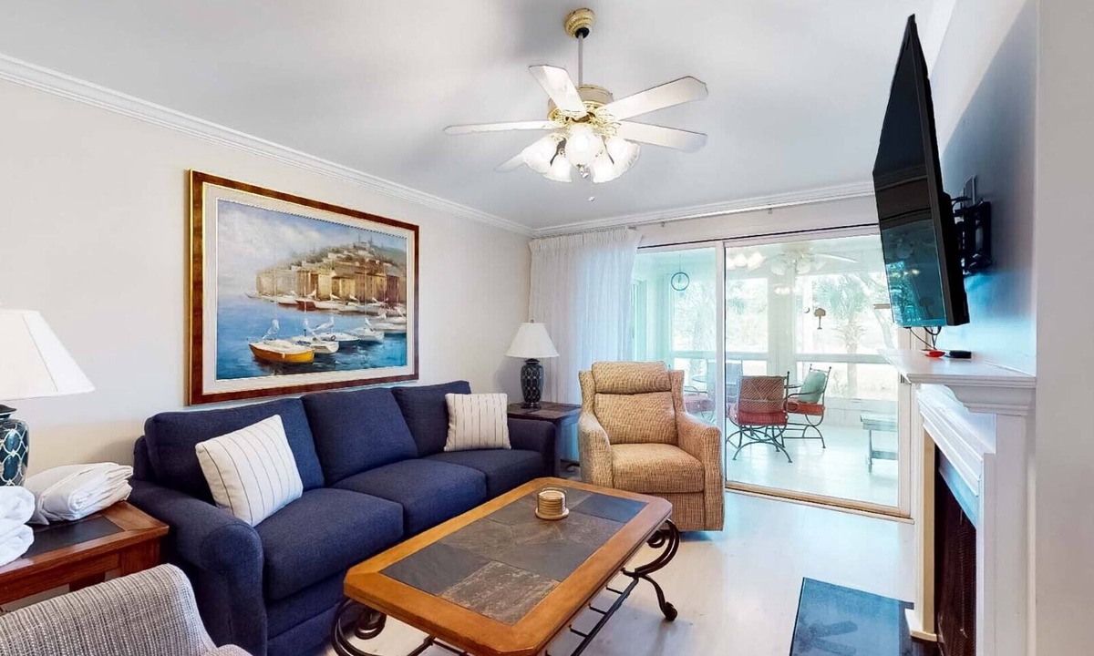 Twin Oaks House | Wild Dunes near beach home-Dining, Golf, Tennis- lagoon/golf view, sleeps 8!