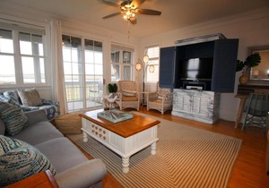 17 Quarterdeck Lane - Three Bedroom House