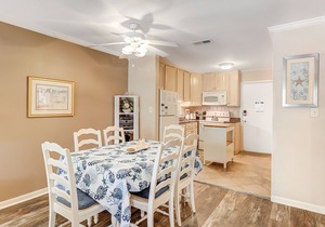 Charming condo with shared pool and tennis - walk to the beach