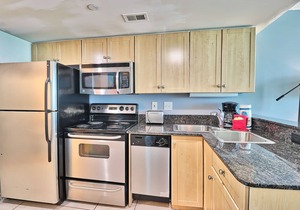Direct Oceanfront 2BR/Stunning View/Newly Reno/Central Loc/Balconies/Wifi/Pools⛱