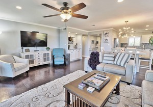 Fourth Floor Condo across from Beach Access, Balcony, Pool, Grill Area, Elevator